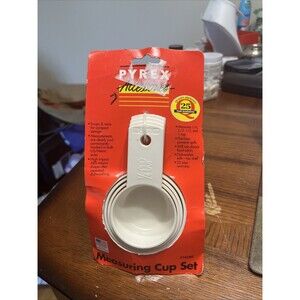 Vintage 1999 PYREX Accessories MEASURING CUP Set NEW